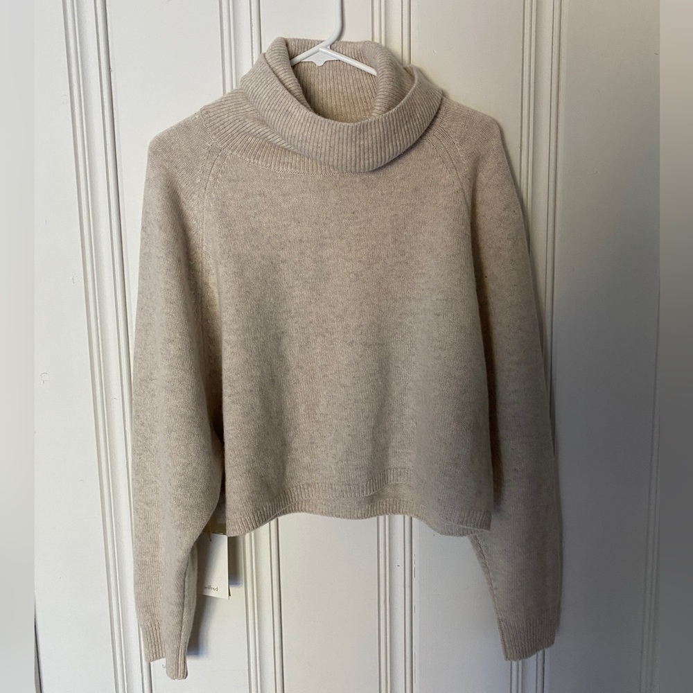 COPY - ✨New with tags ✨ 100% cashmere Florence turtleneck